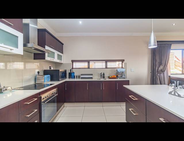 3 BEDROOM HOUSE FOR SALE IN IZINGA